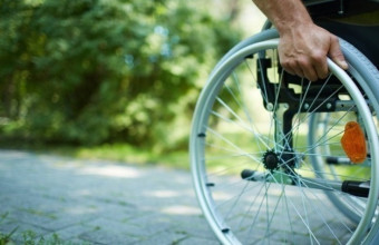 Πρώτες κατ' οίκον αξιολογήσεις για τον Προσωπικό Βοηθό για άτομα με αναπηρία