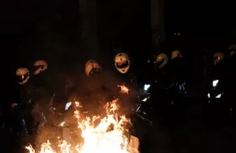 Επεισόδια στον Βόλο σε πορεία για το δυστύχημα στα Τέμπη