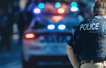 ΗΠΑ: Επτά αστυνομικοί και ένας νοσηλευτής διώκονται για τον θάνατο άνδρα που είχε συλληφθεί για τροχαία παράβαση