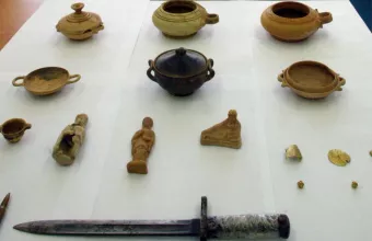 αρχαιοκαπηλοι