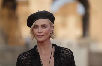 Η Charlize Theron