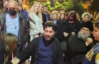 Πατέρας Αντώνιος, Μητρόπολη 