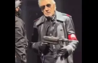 Σάλος με show του Ρότζερ Γουότερς στο Βερολίνο: Ντύθηκε Ναζί