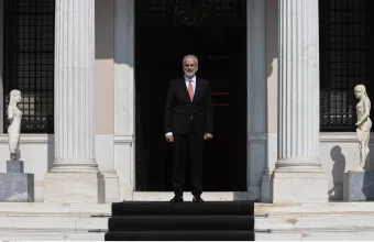 Ιωάννης Σαρμάς, υπηρεσιακός πρωθυπουργός στο Μαξίμου