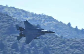 Φωτογραφίζοντας τα αεροσκάφη που χορεύουν στα φαράγγια 