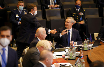 Μακρόν και Στόλτενμπεργκ: Θα μιλήσουν για ουκρανικό και ένταξη Σουηδίας στο ΝΑΤΟ