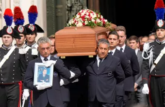 κηδεια μπερλουσκονι 