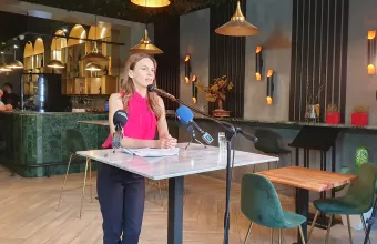 Αχτσιόγλου : Να αποχωριστούμε κάθε είδους ταμπέλες 