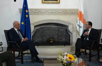 δένδιας