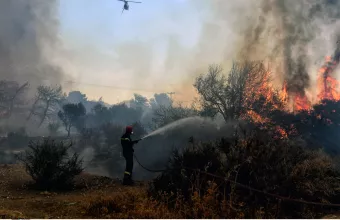 Φωτιά στο Λουτράκι