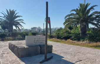 Άγνωστοι έσπασαν και βανδάλισαν τον σταυρό στον τάφο του Νίκου Καζαντζάκη - Μέσα στην ημέρα η αποκατάσταση