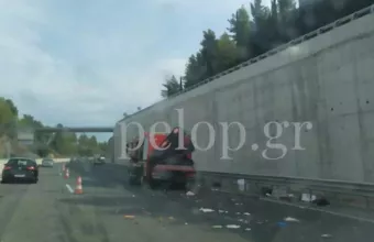Μια νεκρή από το σοβαρό τροχαίο στην ΕΟ Πατρών-Κορίνθου