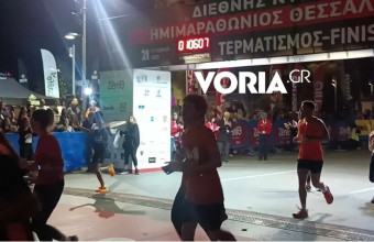 Θεσσαλονίκη: Με χρόνο ρεκόρ ο Μαροκινός νικητής του Νυχτερινού Ημιμαραθωνίου 