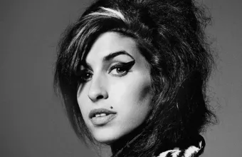 Η Amy Winehouse