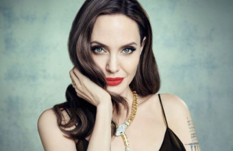 Η Angelina Jolie