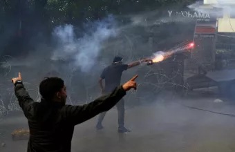 Λίβανος: Ταραχές στη Βηρυτό- Διαδηλωτές επιχείρησαν να προσεγγίσουν την αμερικανική πρεσβεία