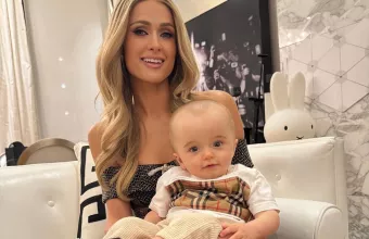 H Paris Hilton με τον γιο της