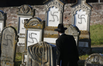 Βέλγιο: Τουλάχιστον 85 τάφοι βεβηλώθηκαν στο εβραϊκό τμήμα νεκροταφείου 
