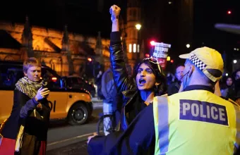  82 συλλήψεις ακροδεξιών που προκάλεσαν ταραχές στην πορεία υπέρ της Παλαιστίνης