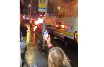 Βίαιες διαδηλώσεις στο Δουβλίνο μετά την επίθεση με μαχαίρι εναντίον 5 ατόμων