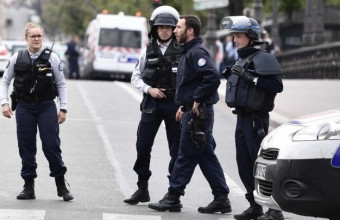 Ένας άνδρας σκοτώθηκε στην Γαλλία στο κρεβάτι του από αδέσποτη σφαίρα
