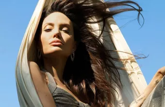 Η Angelina Jolie
