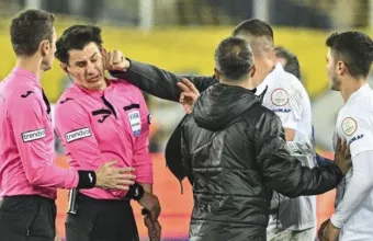 Ο πρόεδρος της Ανκαραγκιουτσού γρονθοκόπησε διαιτητή του αγώνα με τη Ρίζεσπορ