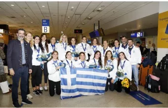 Επέστρεψε η εθνική πόλο γυναικών και αποθεώθηκε
