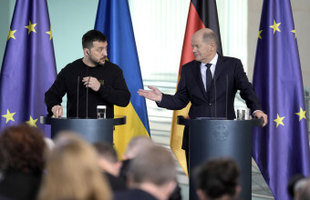 Βοήθεια στην Ουκρανία για την ειρήνη στην Ευρώπη ζήτησε ο Σολτς