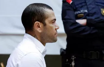 Ντάνι Άλβες: Στη φυλακή για ακόμη μια μέρα- Δεν πληρώθηκε η εγγύηση αποφυλάκισης