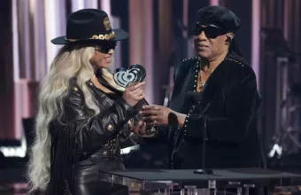 Η Beyonce με τον Stevie Wonder 