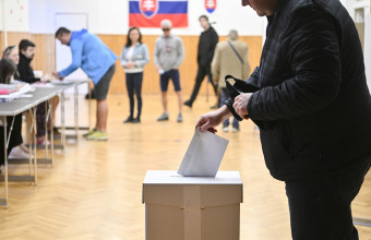 Σλοβακία: Στις κάλπες σήμερα για το β΄γύρο των προεδρικών εκλογών - Μονομαχία Κόρτσοκ- Πελεγκρίνι 