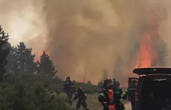Φωτιά στα Πιέρια όρη- Σε υψόμετρο 2.000 μέτρων το πύρινο μέτωπο