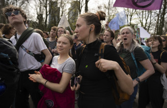 Η ακτιβίστρια Γκρέτα Τούνμπεργκ προσήχθη σε διαδήλωση