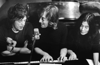 Ο Mick Jagger με τον John Lennon