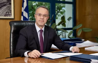 Σταϊκούρας: Μειώθηκε αισθητά η εισιτηριοδιαφυγή - 900 νέα λεωφορεία  
