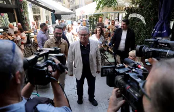 Στιγμές χαλάρωσης με υποψήφιους ευρωβουλευτές, στελέχη του ΚΚΕ, και φίλους μοιράστηκε ο Δ. Κουτσούμπας