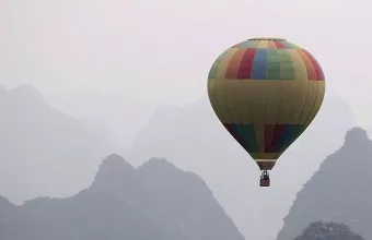 Μετέωρα:  Μαγευτική εκδήλωση με αερόστατα στην Καλαμπάκα 