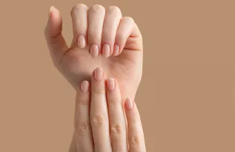 Το «no makeup-makeup» η απόλυτη τάση για τα νύχια το καλοκαίρι του 2024