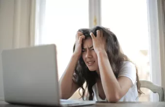 Έχεις λόξιγκα και δε λέει να φύγει; Πώς να απαλλαγείς σε χρόνο dt