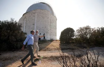 Αυτοψία Μητσοτάκη στα καμένα της Πεντέλης πριν τη σύσκεψη για πυρόπληκτες περιοχές