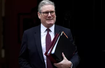 Στάρμερ: Πρέπει να αναγνωρίσουμε τη νέα εποχή στην οποία βρισκόμαστε και να ενισχύσουμε την Ουκρανία