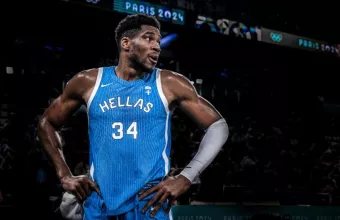 FIBA: Αποθεώνει τον Γιάννη Αντετοκούνμπο - «Απλώς δώστε το τρόπαιο στην Ελλάδα»