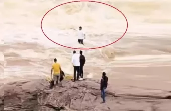 Ινδία: 22χρονος YouTuber παρασύρεται στον θάνατο από καταρρά