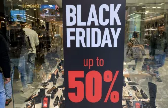 Πινακίδα Black Friday εκπτώσεις