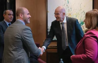Δένδιας