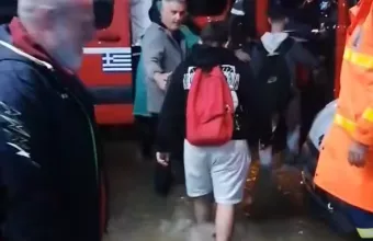 Με πυροσβεστικό όχημα επέστρεψαν στα σπίτια τους μαθητές στη Βόνιτσα