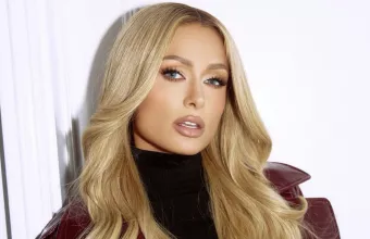 Paris Hilton νέο χρώμα μαλλιών