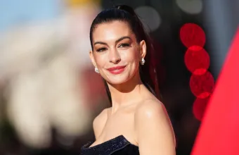Anne Hathaway αλογοουρά