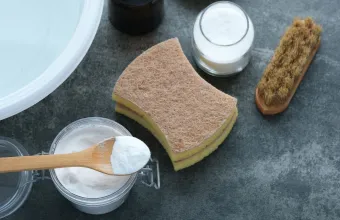 Το DIY καθαριστικό με 3 υλικά που έχεις στην κουζίνα και καθαρίζει λίπη και βρωμιά
